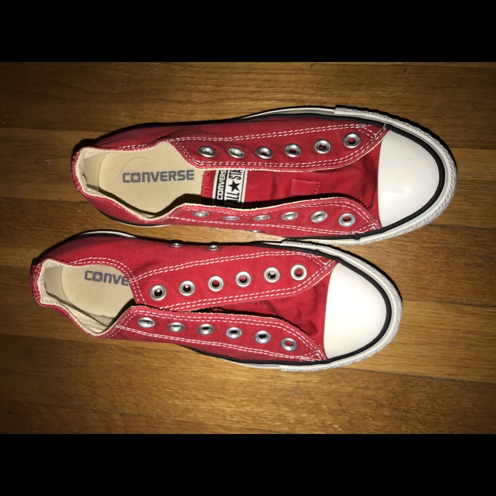 Red low top converse